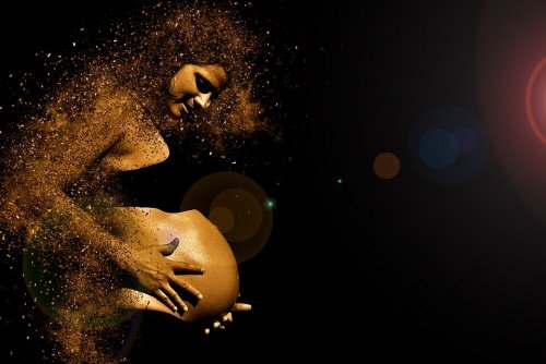 parlayan hamile kadın