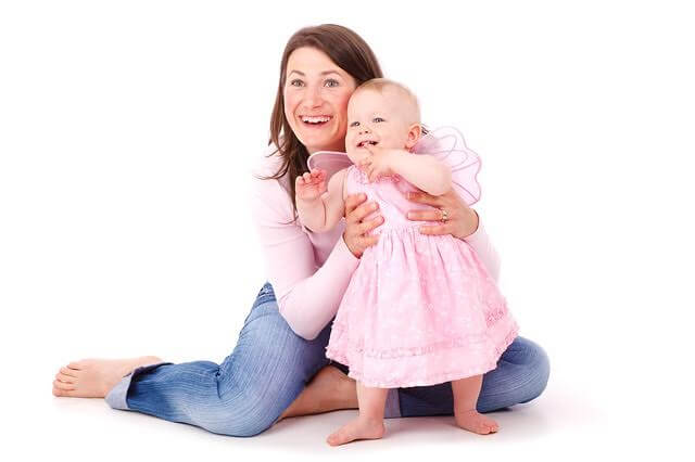 kostüm giymiş bebek ve annesi