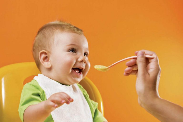 3 Yaşından Küçük Bebeğinizin Beslenmesi için 13 İpucu