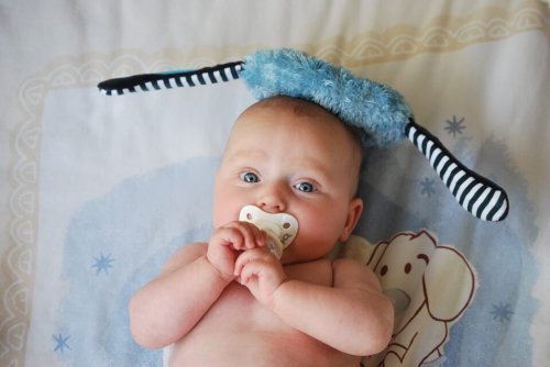 Emzikli Bebek
