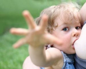 Uzun Süre Emzirmenin Anneye Bir Zararı Var Mıdır?