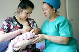 emziren anne ve hemşire