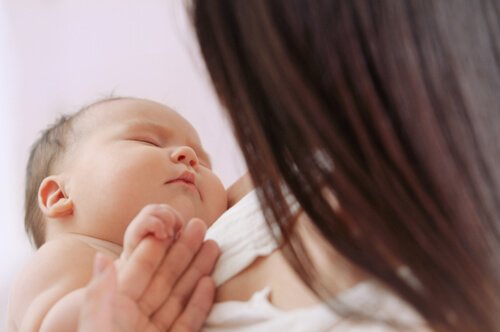 Bebeğinizin Gelişi Hakkında Endişeli Misiniz? İlk Birkaç Gün Size Rehberlik Edecek Bilgiler