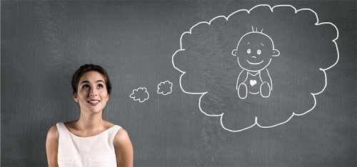 bebeğini hayal eden kadın