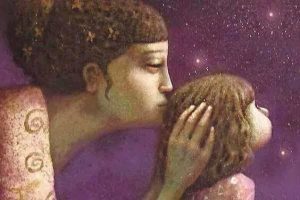 bebeğin kafasını öpmek