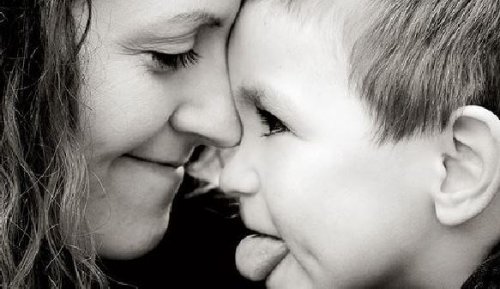 siyah beyaz anne oğul