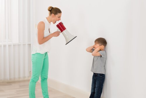 Turuncu Gergedan Yöntemi: Çocuğunuza Bağırmaktan Nasıl Kurtulabilirsiniz?