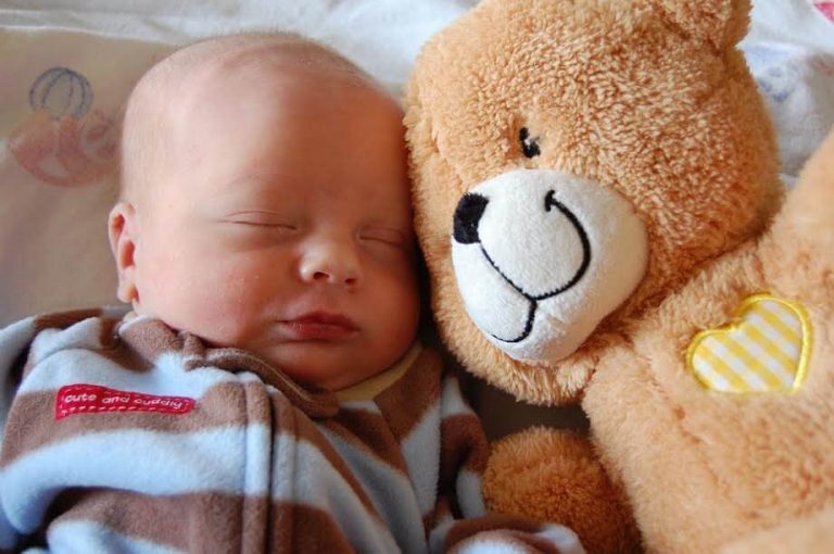 Bebeğiniz İçin En İdeal Uyku Pozisyonu
