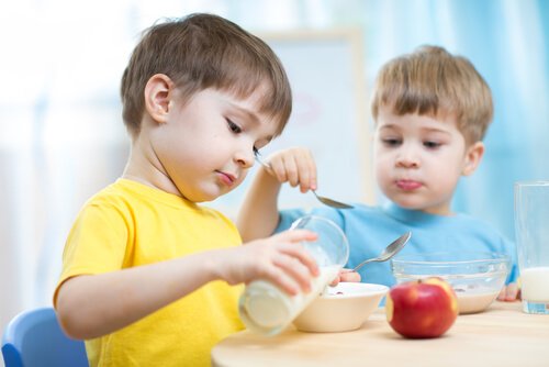 Çocukların Okuldan Sonra Yiyebilecekleri En İyi 5 Atıştırmalık