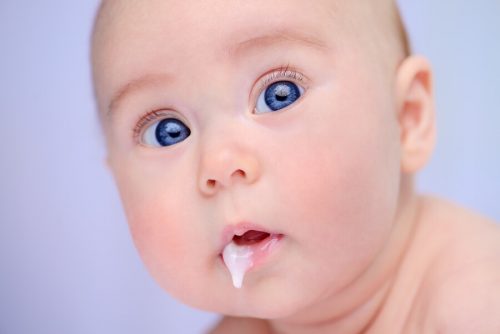 Bebeğin çıkarmasını önlemek için ne yapmalı?