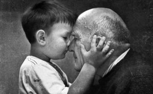 Büyükbabamın Gümüş Saçları ve Altın Bir Kalbi Var