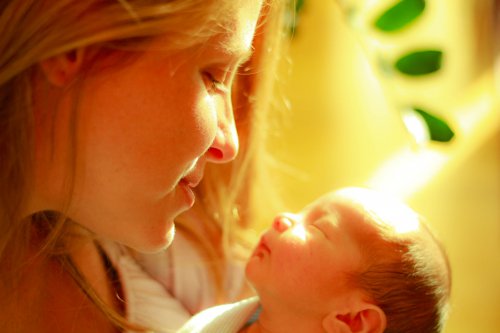 Bir Annenin Prematüre Bebeğine Dokunuşu Onun Acılarını Dindirebilir