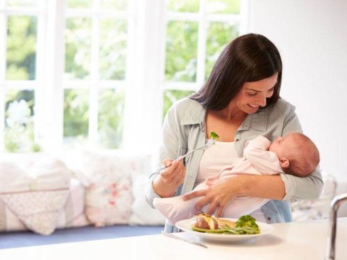 sağlıklı beslenen anne