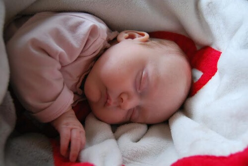 Bebeklerde Uyku Miyoklonisi