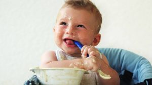 Bebeğinize Ne Zaman Bebek Maması Verebilirsiniz?