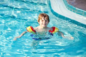 Çocuklara yüzme öğretmek için 7 ipucu