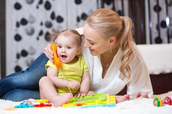 Bebeklerin Konuşmaya Başlamasına Yardımcı Olacak Tavsiyeler