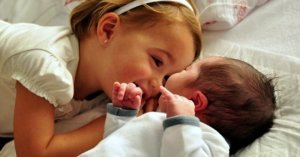 Çocuklarınızı Yeni Bir Bebeğin Gelişi İçin Hazırlamak