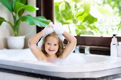 Çocuklar Ne Zaman Kendi Başına Banyo Yapmaya Başlayabilir?