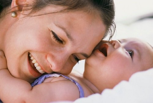 Çocuğunuza vücut dili ile sevginizi göstermenin 7 yolu