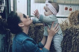 Annenin sesi ufaklığın beynini nasıl etkiler?