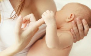 İlk Haftalarda Bebeğinizi Beslemek