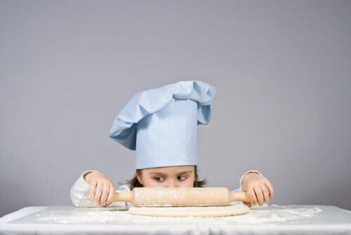 Çocuklarınızla Yemek Pişirmek: Birlikte Yapabileceğiniz Tarifler