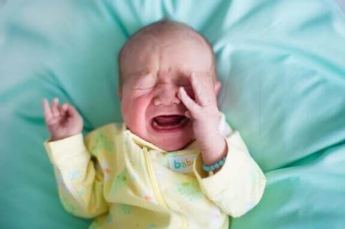 Bebekler Neden Aniden Ağlayarak Uyanır?