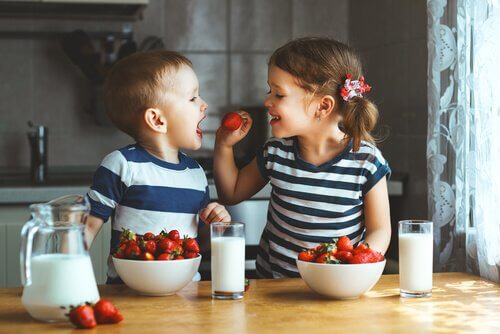 Çocuklar İçin Meyveli Kekler
