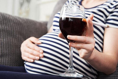 hamilelikte alkol ve sigara tüketimi
