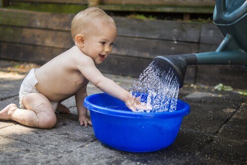 suyu merak eden bebek