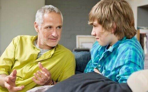 baba oğluyla seks hakkında konuşurken