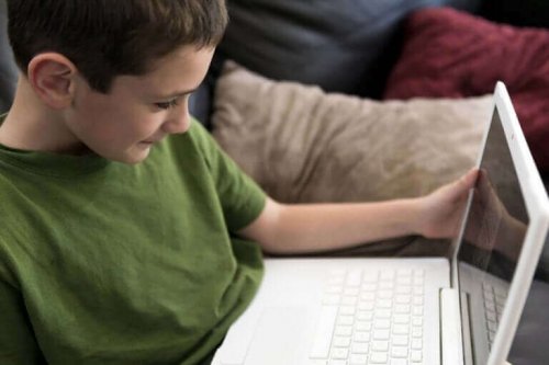 Çocuklarımızın İnternet Erişimini Nasıl Kontrol Etmeliyiz