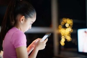 Çocuklarımızın İnternet Erişimini Nasıl Kontrol Etmeliyiz?