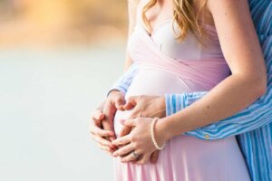 Hamile Kadınlar İçin Bahar Kıyafetleri