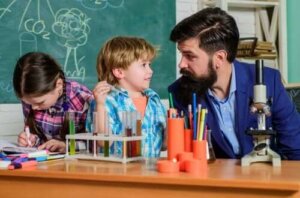 Eleştirel Pedagoji Hakkında Bilmeniz Gerekenler