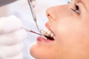 Gebelikte Diş Eti İltihabı: Belirtileri, Nedenleri ve Tedavisi