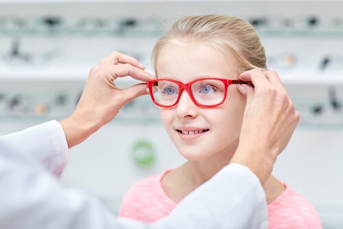 Çocuğunuzun Gözlük Takması Gerekiyor Mu?