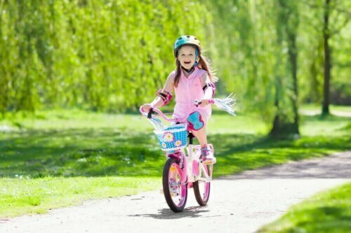 Çocuklara Bisiklete Binmeyi Öğretmenin Faydaları