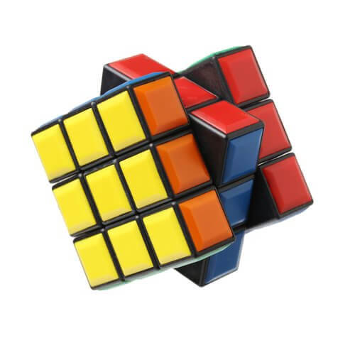 Rubik Küp Çözmenin Çocuklar İçin Faydaları