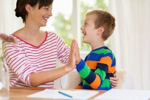 Mutlu Çocuklar Yetiştirmek İçin Olumlu Talep Yöntemini Kullanmak