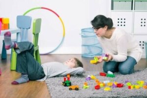 Becerileri Öğretmek İçin Şekillendirme ve Zincirleme