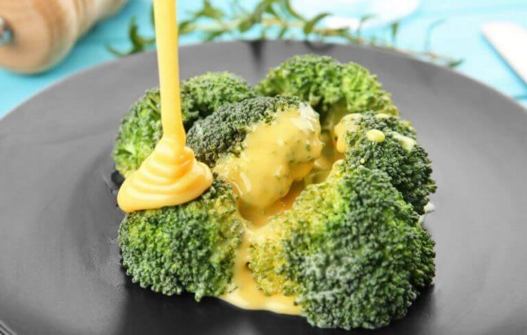 Hamileliğin son üç ayı için brokolili peynirli tarifler