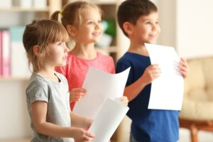 Çocukların Topluluk Önünde Konuşma Korkusunu Yenmelerine Yardım Etmek