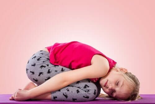 çocukların yoga yapması