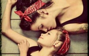 Anneler ve kızları