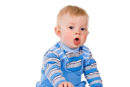 öksüren bebek