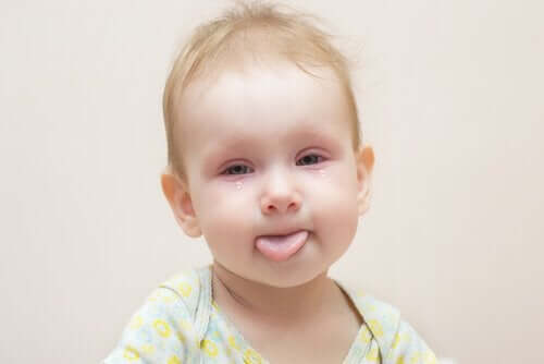 kırmızı gözlü bebek konjonktivit