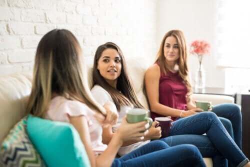 sohbet eden kadınlar