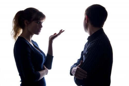 ebeveynler arasındaki iletişim problemleri: tartışan ebeveynler